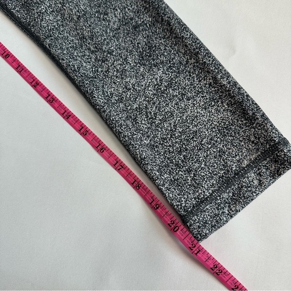 0316 - Lululemon Crop Pants Size 4 - Picture 5 of 7